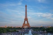 Франция начинает выдавать туристические визы